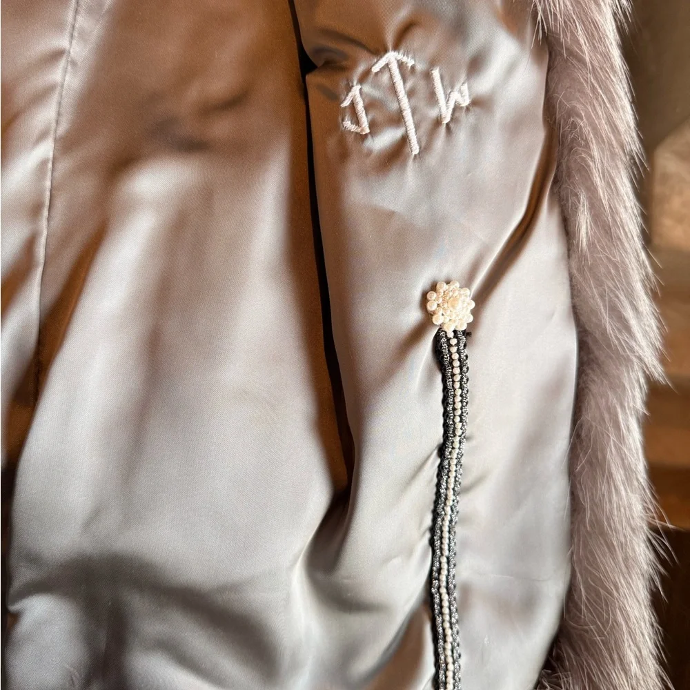Pristine Custom Vintage Silver Fox Fur Coat - Picture 6 of 15